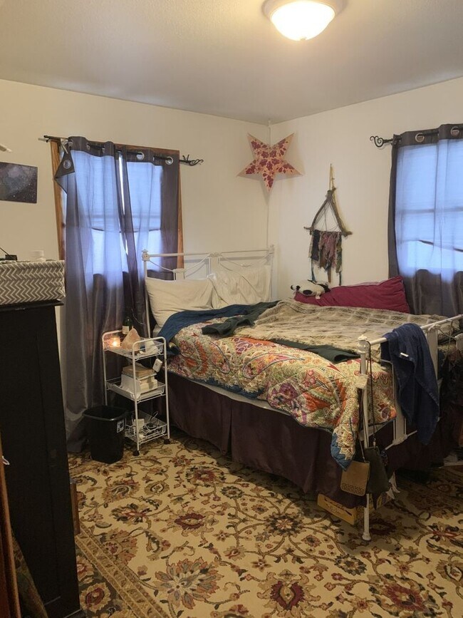 Building Photo - 910 Bungalow Ct