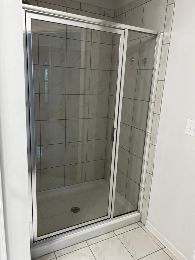 Master bathroom shower - 1981 Brightleaf Way