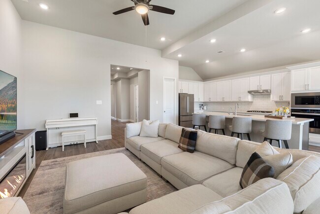 Building Photo - 16147 Sapphire Crst Dr