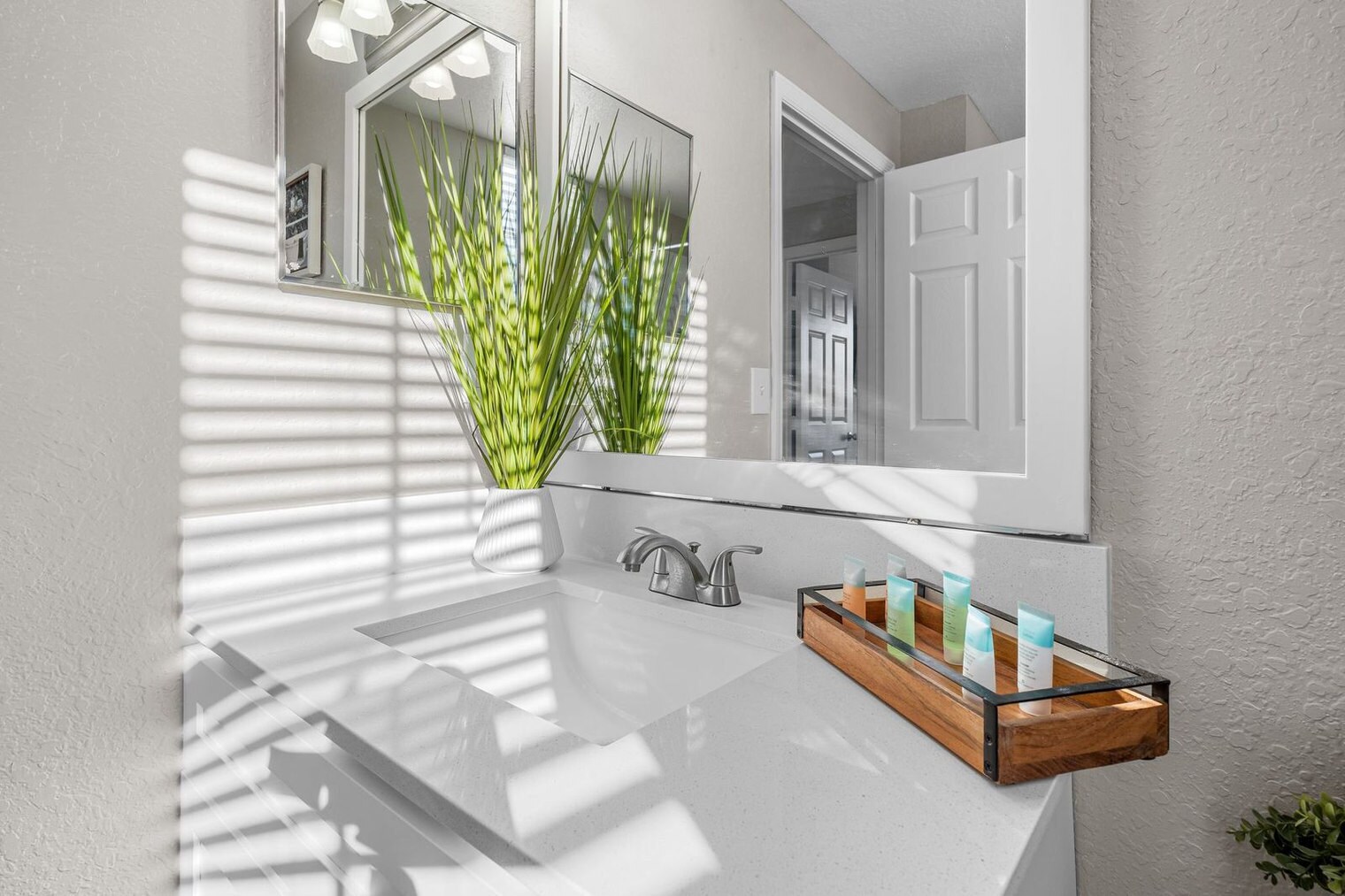 Building Photo - 9874 Montague St