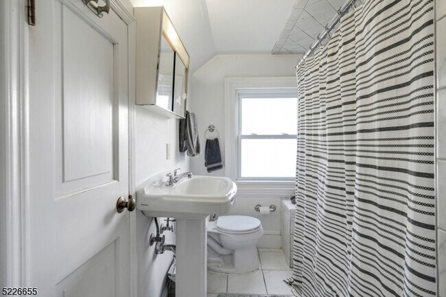 Building Photo - 94 Park St