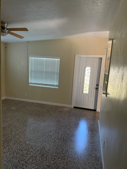 Building Photo - 1956 Rose Blvd