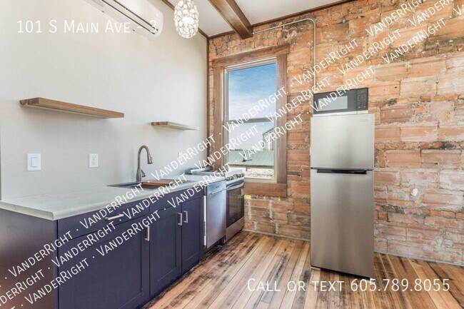 Building Photo - 101 S Main Ave