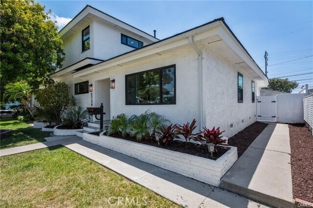 Building Photo - 2734 Armour Ln