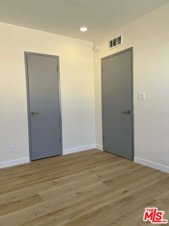 Building Photo - 432 S Sherbourne Dr