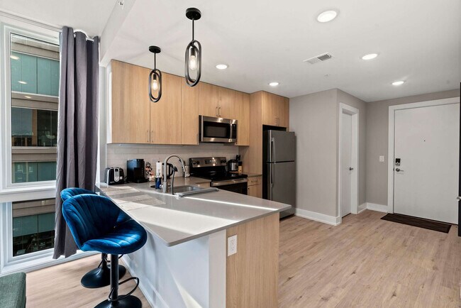 Building Photo - 916 N Delaware Ave