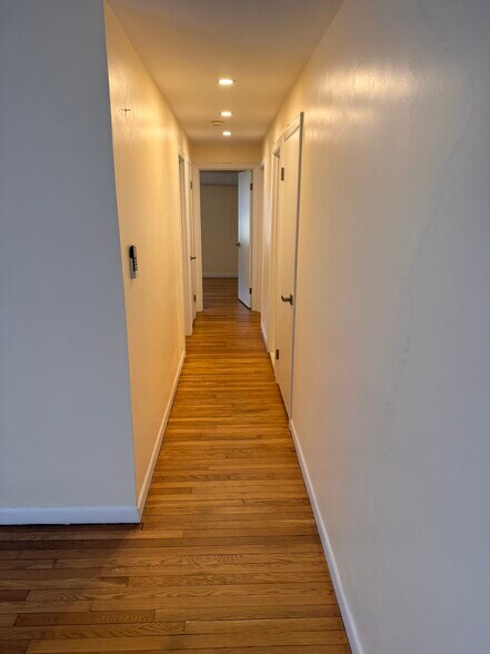 Building Photo - 47 Ashwood Cir