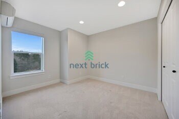 Building Photo - 4 BED & 3.5 SINGLE FAMILY HOUSE FOR RENT