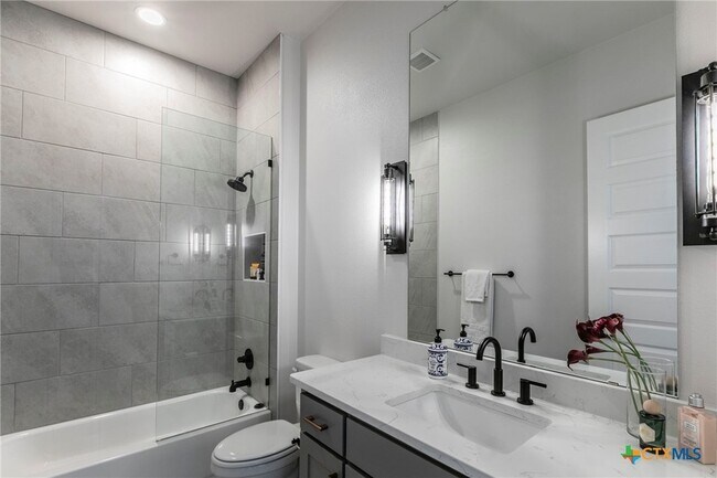 Building Photo - 6413 Waggoner Ct
