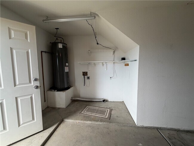 Building Photo - 331 Phyllis Dr