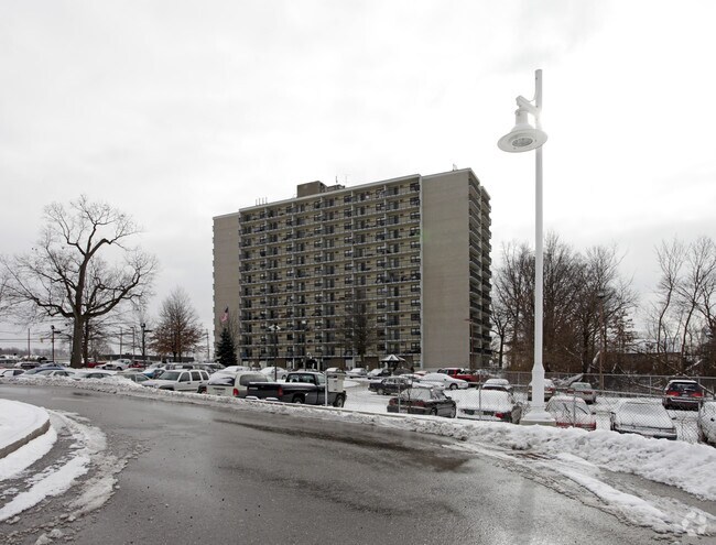 Building Photo - Alpeter Apartments
