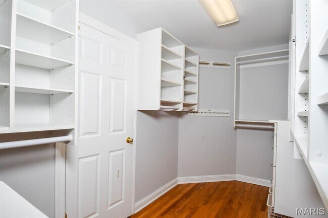 Building Photo - 20 Brighton Way