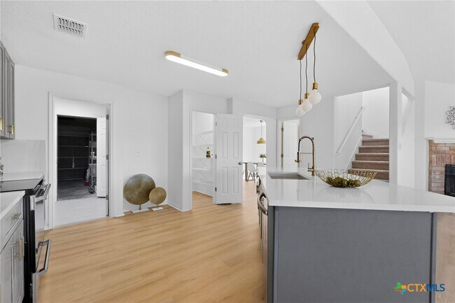 Building Photo - 7306 Concerto Dr