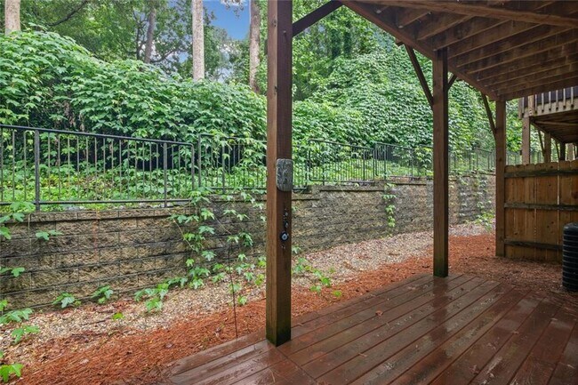 Building Photo - 2779 White Oak Ln