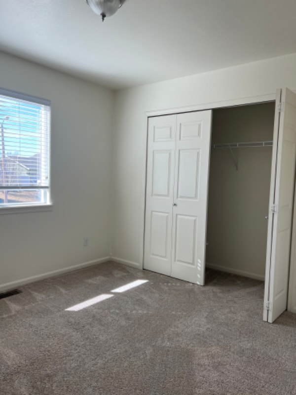 Building Photo - 4012 Grapevine Ln