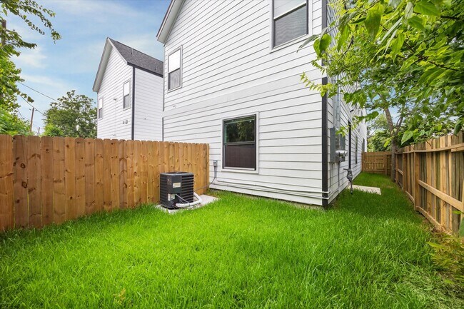 Building Photo - 4131 Mallow St