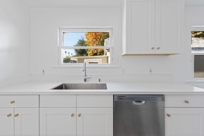 Building Photo - 1446 E Topeka St