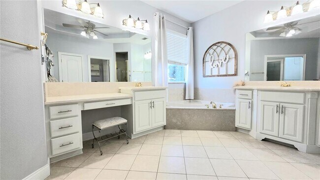 Building Photo - 1639 Marina Lake Dr