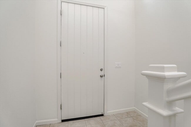 Building Photo - MODERN LUXURY IN SCENIC COMMUNICATIONS HILL LIGHT-FILLED INTERIORS WITH GREENBELT VIEWS