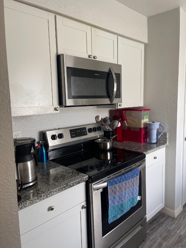 Building Photo - 7210 N Manhattan Ave