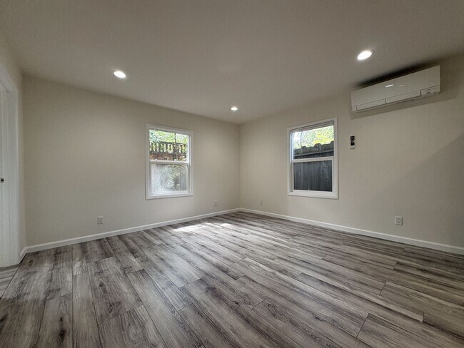 Building Photo - Exceptional Estate with Main Residence, Two ADUs & Office