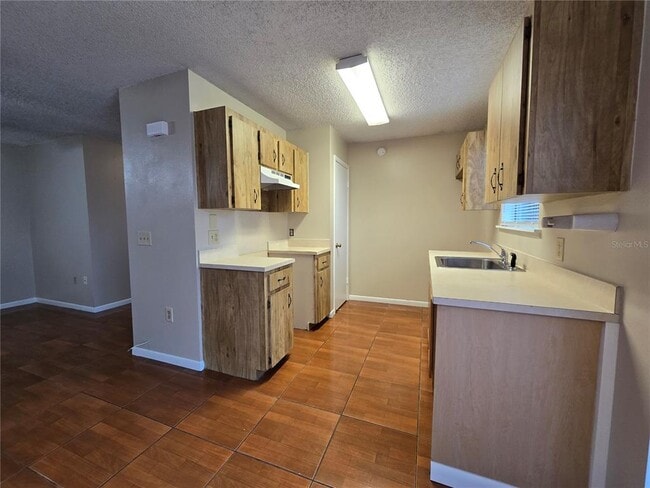 Building Photo - 308 W Crescent Dr