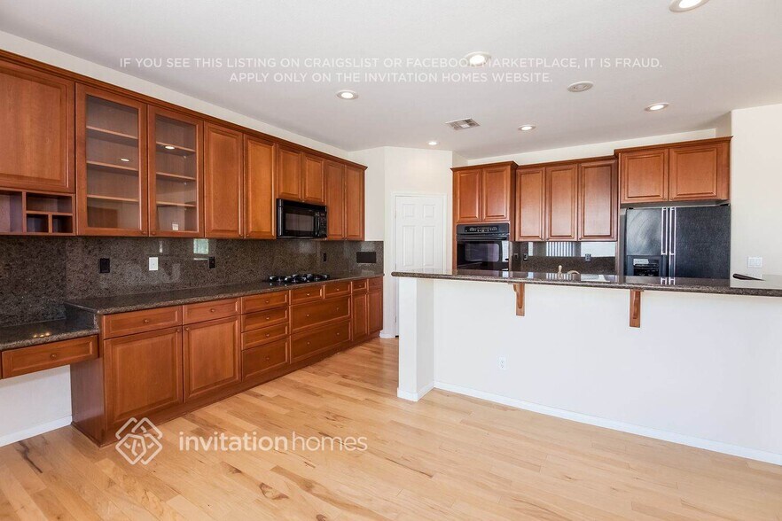 Building Photo - 9294 Branford Hills St