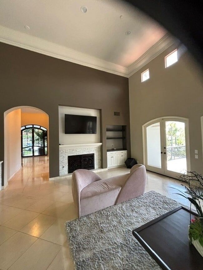 Building Photo - 30732 Paseo Elegancia