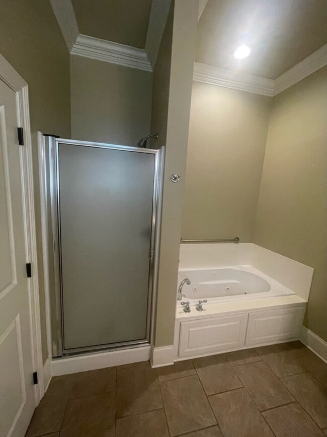 Building Photo - 1200 E Main St