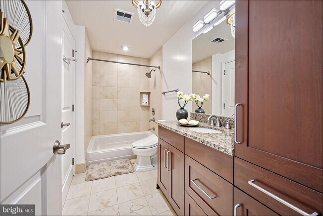 Building Photo - 8220 Crestwood Heights Dr