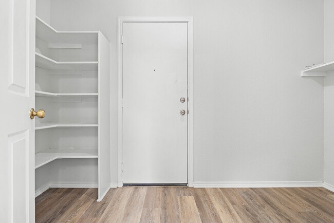 Building Photo - Westover View