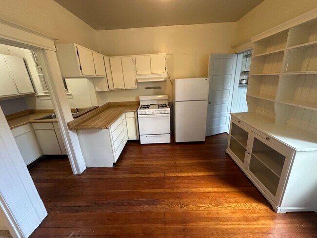 Building Photo - 2728-2730 Sutter Street (1170r)