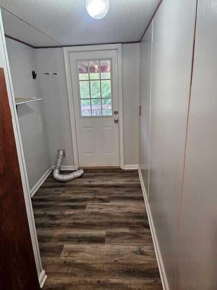 Building Photo - 750 Coaling Rd