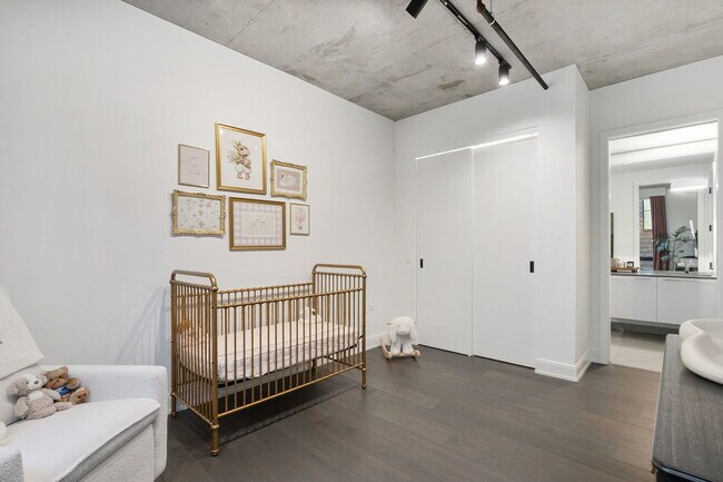 Building Photo - 111 S Peoria St