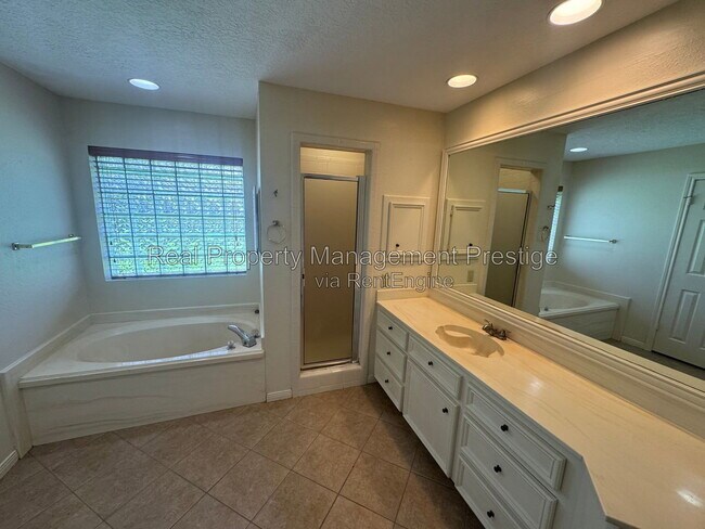 Building Photo - 4422 Egret Dr