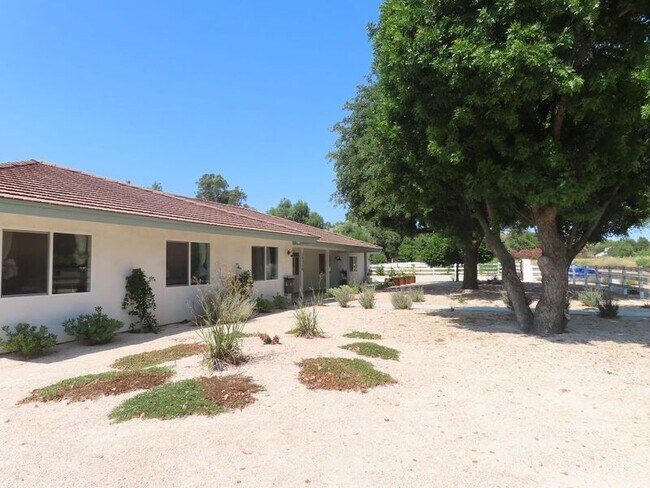 Building Photo - 29710 Vallejo Ave
