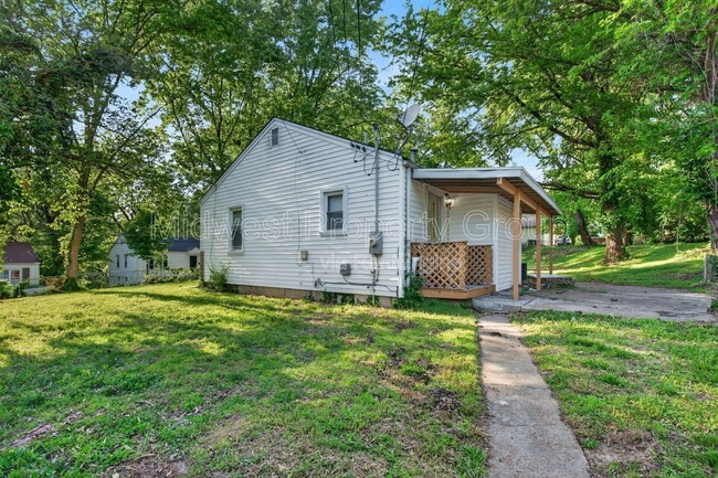 Building Photo - 224 S Harvey Ave