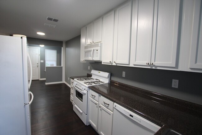 Building Photo - 3506 Betts St