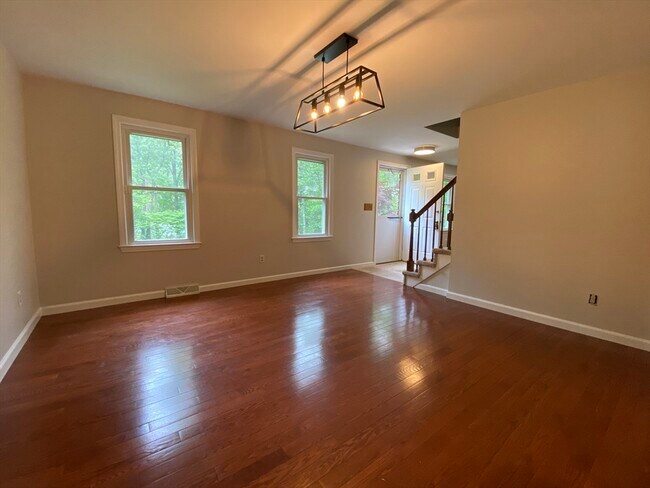 Building Photo - 336 Cedar St