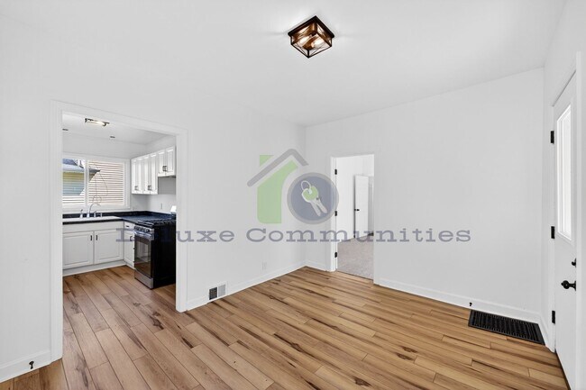 Building Photo - 851 Worden St SE