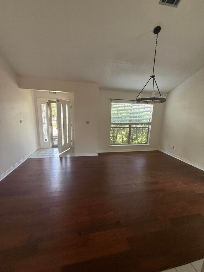 Building Photo - 1305 Ariel Ct