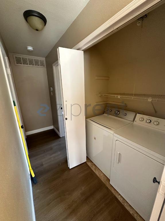 Building Photo - 334 W Harwood Rd