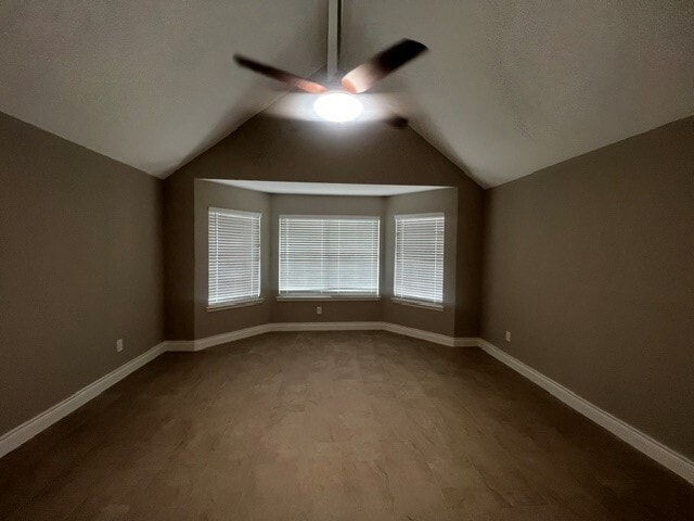 Building Photo - 3230 Meadway Dr