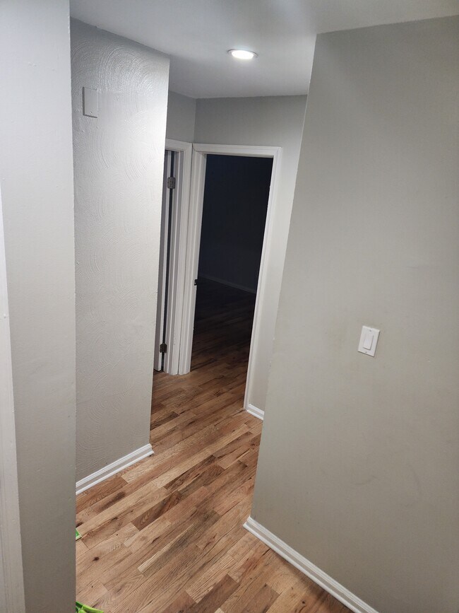 Upstairs hallway - 3218 Dunnbury Ct