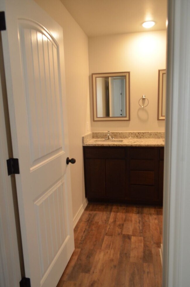 Building Photo - 1826 Castroville Trl