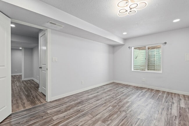Building Photo - 2877 S Greenhead Dr