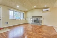 Building Photo - 2 Bed, 1 Bath Duplex in Lincoln Neighborhood