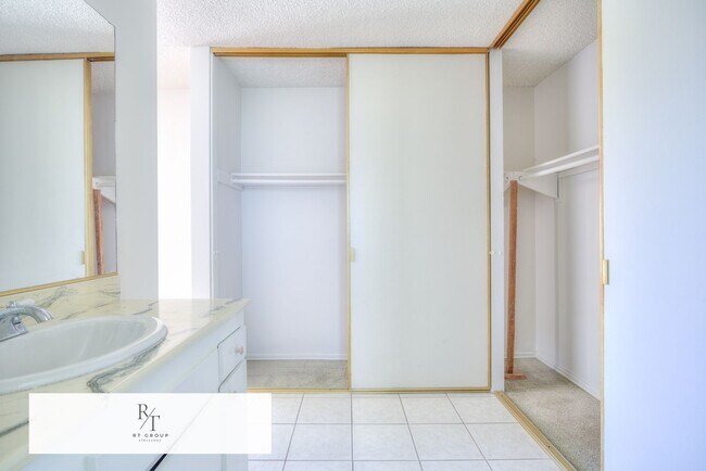 Building Photo - Spacious 2-Bedroom, 2-Bathroom Unit in Prime Monterey Park