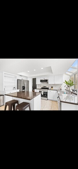 Building Photo - 8337 Tide Pool Dr
