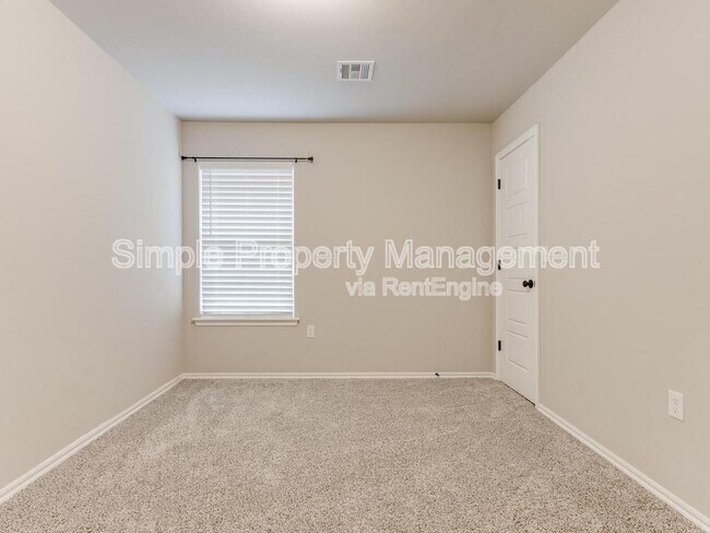 Building Photo - 4700 Crystal Hill Dr